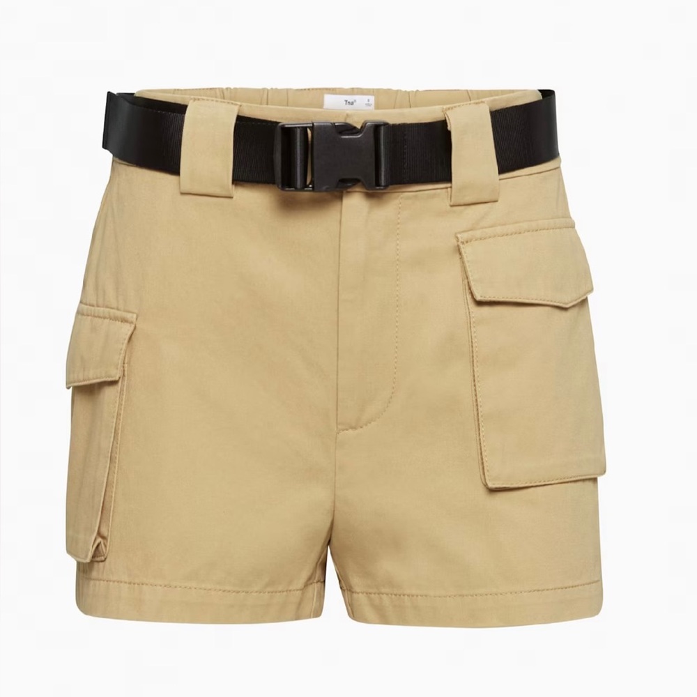 Aritzia 3’’ Tan Cargo Shorts with Black Utility Belt